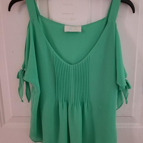 Ladies Tops - Picture 7 of 8